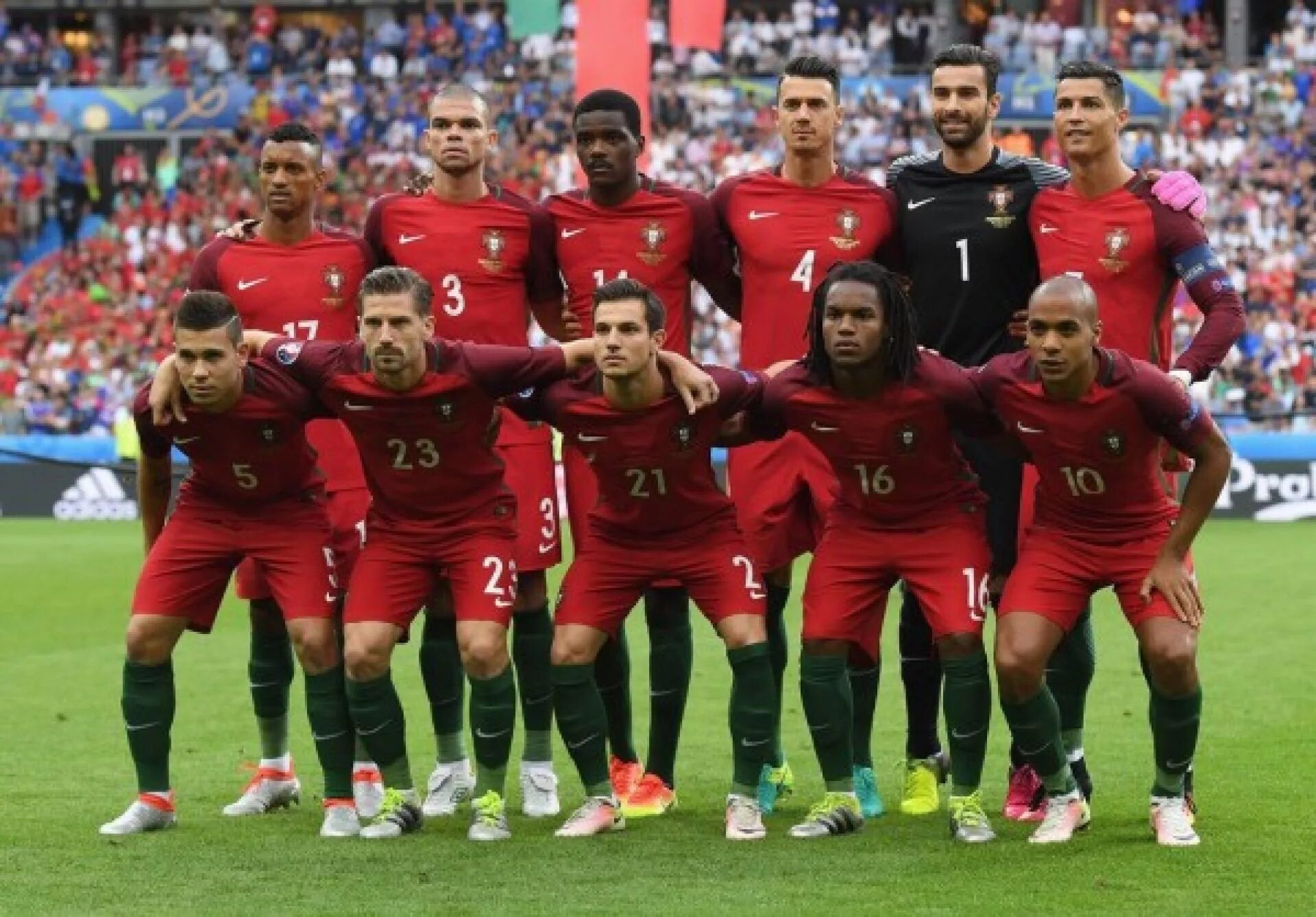 Португалия чемпион Европы 2016. Португалия Франция евро 2016. Футбол Португалия 2016. Чемпионы Европы по футболу 2016.