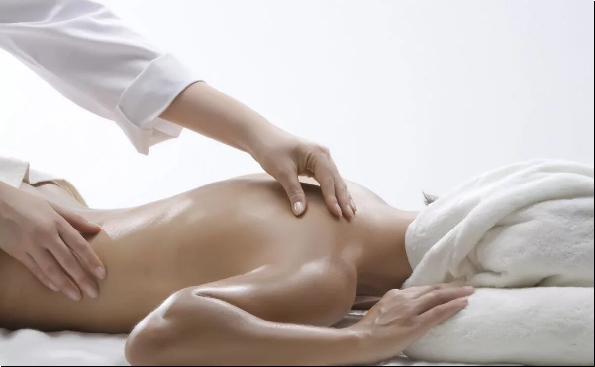 остеопластика метод кима. кушетка остеопатическая. массаж для женщин расслабляющий. остеопластика массаж что это. классический массаж тела.