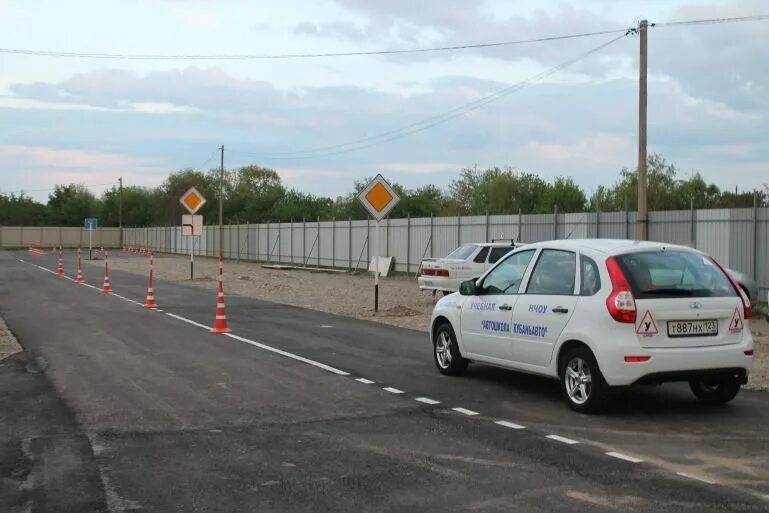 Автодром верхняя Пышма Петрова 59. Автодром ДОСААФ. Автодром ДОСААФ Кострома. Автошкола Автомобилист Сернур автодром. Автодром новосибирская область и новосибирск продажа автомобилей