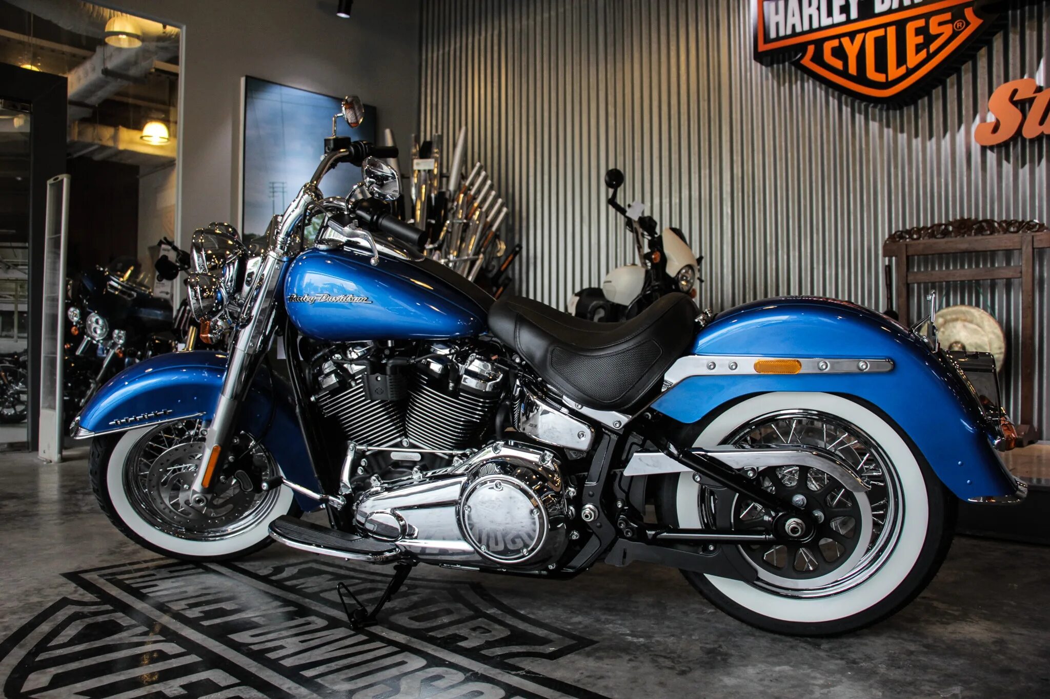 Мотоцикл harley davidson blue edition. Харлей дэвидсон мотоциклы. Хонда харли девинсон мотоцикл 1600. Harley davidson bucherer blue edition. Харлей дэвидсон синий.