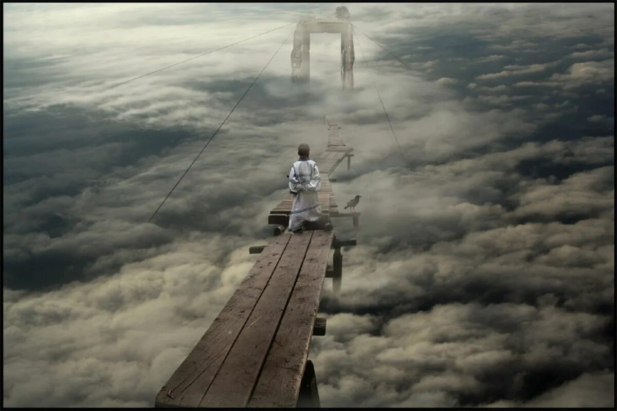 Жизнь на небесах. Человек уходящий в небо. Мост в вечность. Путь в небо. Какое разумное существо захочет провести вечность