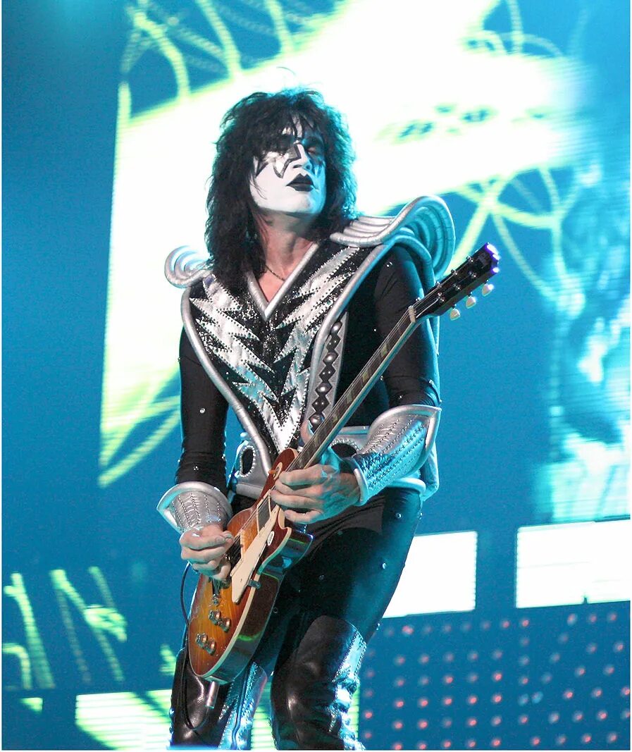 Томми тайер. Томми тайер Kiss. Группа Кисс Tommy Thayer.