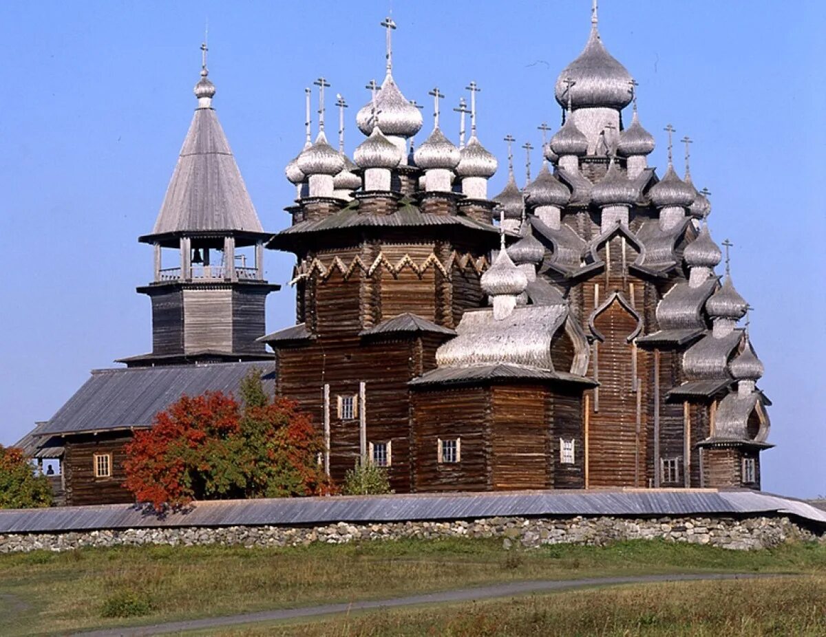 Музей заповедник кижи карелия. Кижский погост преображенская церковь. Архитектурный ансамбль кижи кижский погост. Ансамбль кижского погоста. Культурное наследие моей семьи.