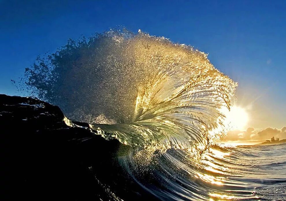 Красивые волны. Водная стихия. На гребне волны. Чудеса моря.