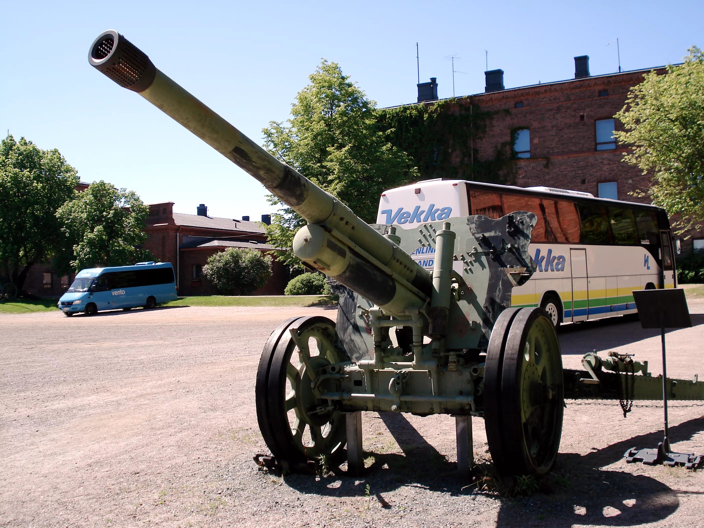 105-Мм пушка 10.5 cm m/34. Пушка м-105. 75мм пушка Bofors l/40. 105 Мм пушка.