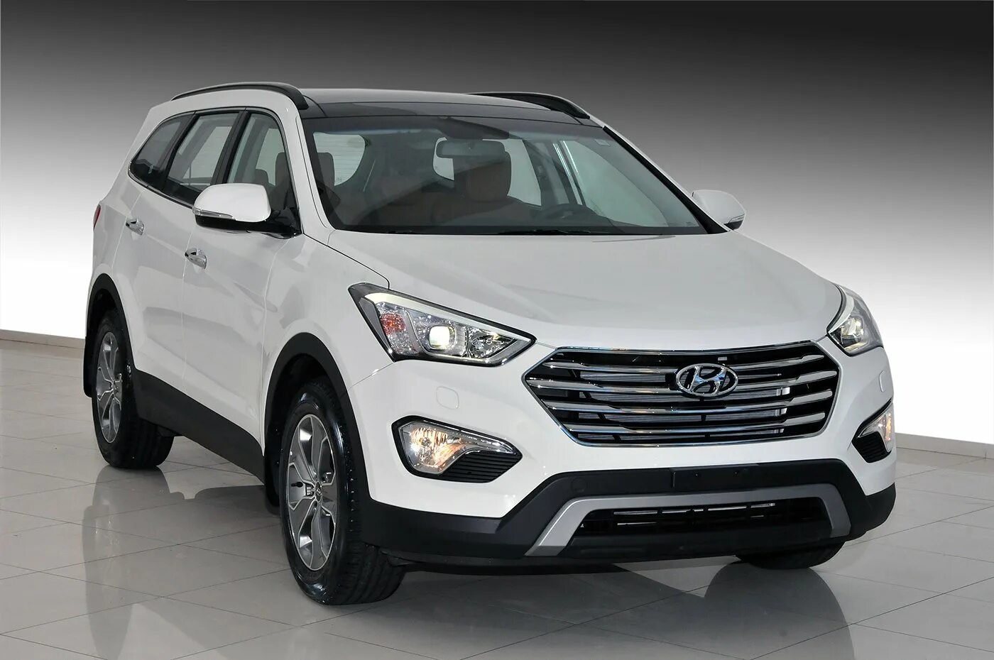 Купить санта фе в беларуси. Hyundai Santa Fe. Хендай Санта Фе 2021. Ниссан Санта Фе 2013. Хёндай Санта Фе 2023 новый.