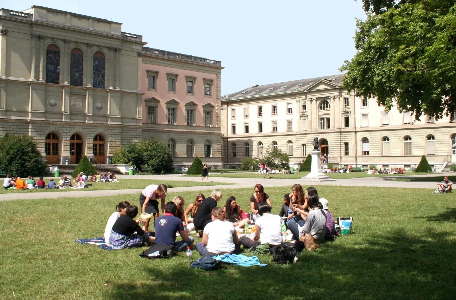 F university. Женевский университет в швейцарии. international university in geneva в женеве. женевская школа в швейцарии. колледжи швейцарии.