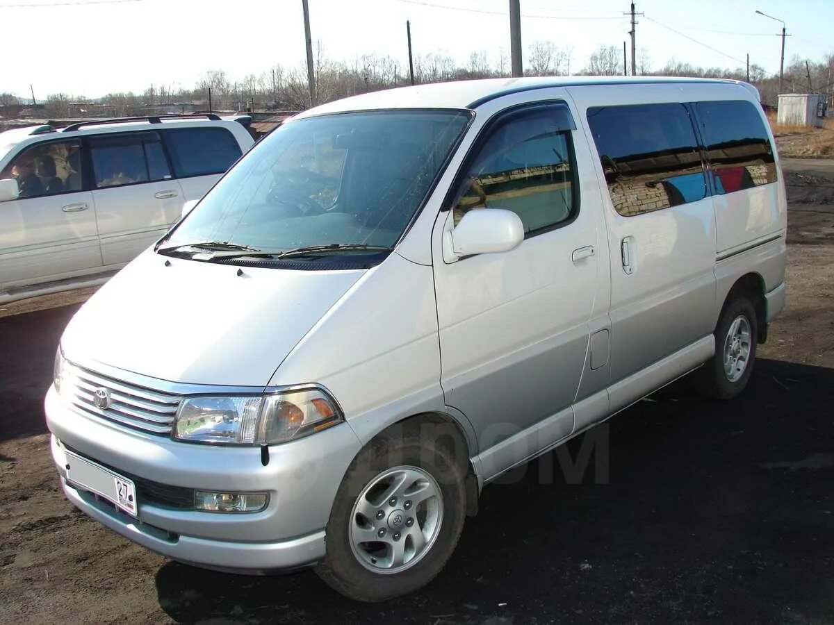 Дром продажа тойота хайс. Toyota Hiace Regius 2002. Хайс Региус дром. Тойота Хайс дром. Цвета Хайс Региус.