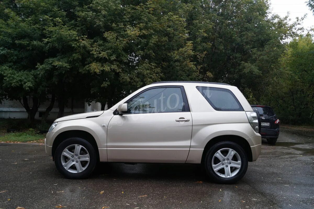 Купить сузуки трехдверный. Судзуки Гранд Витара 3х дверная. Suzuki Grand Vitara 3. Suzuki Grand Vitara 3-х дверный. Suzuki Grand Vitara 3 дверная.