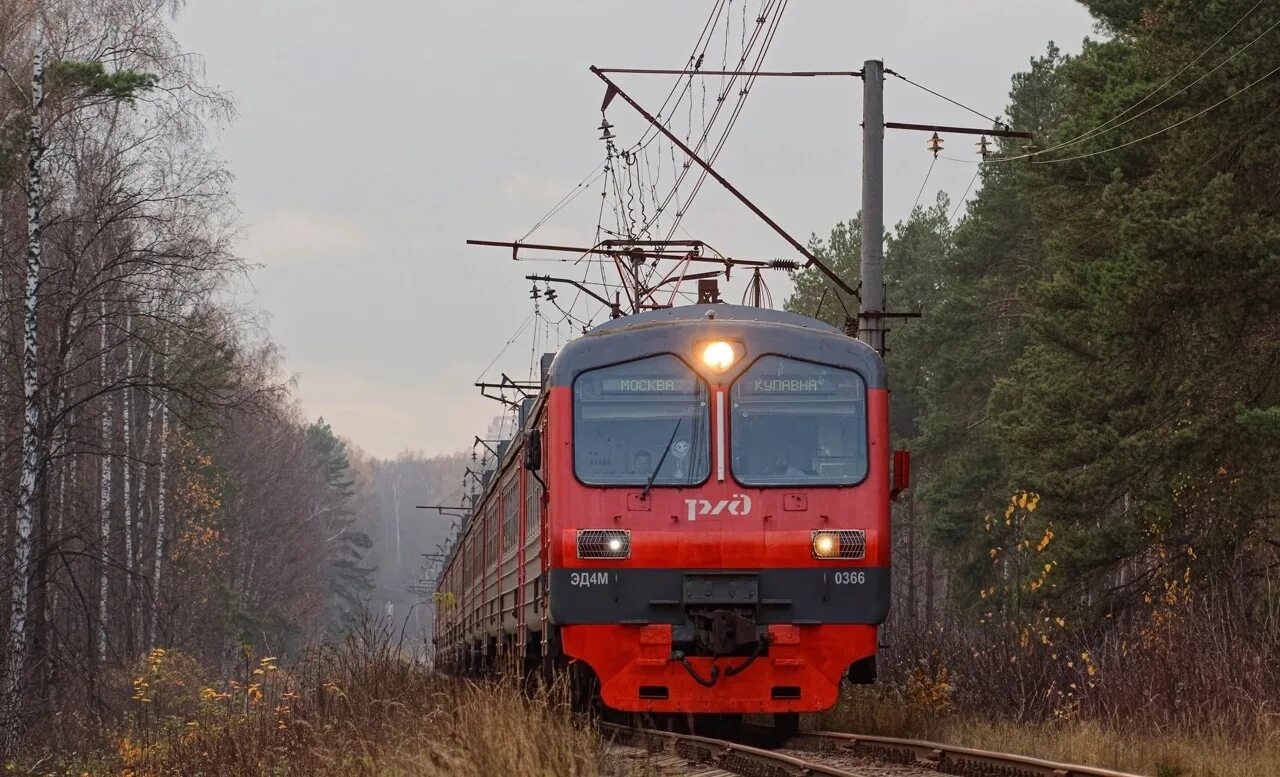 Эд4м Горьковское направление. Эд4м на станции Балашиха. Мотриса эд4м 1013. Электрички Балашиха Москва. Электрички горьковское направление балашиха москва