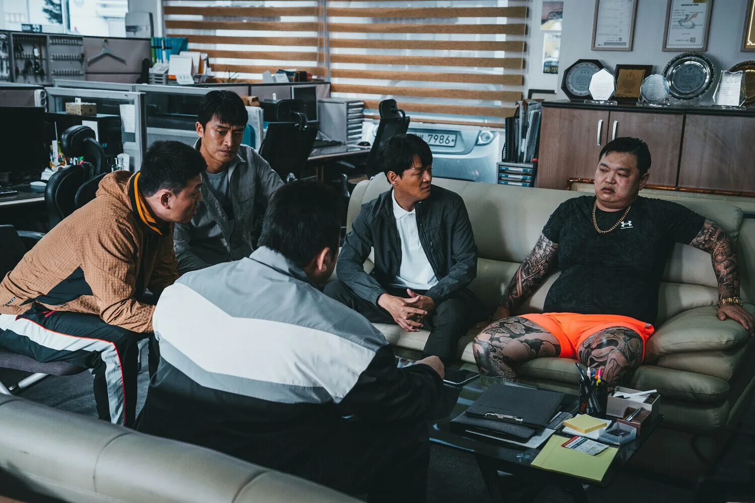 The roundup ма дон сок. криминальный город разборки в пусане. криминальный город в пусане. азиатские комедии. ма дон-сок криминальный город.