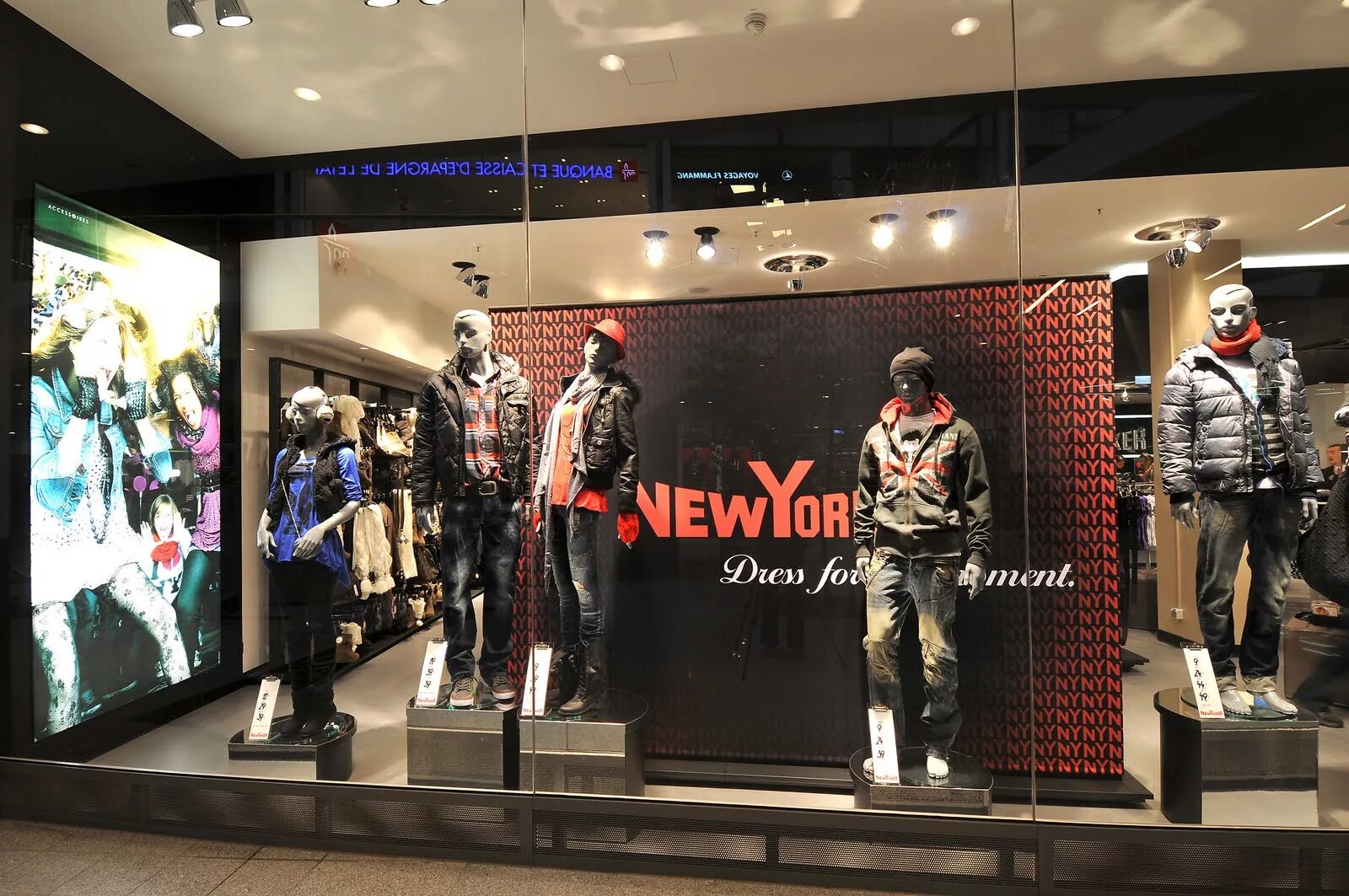 Shop all new. Одежда магазин одежда Нью Йорк Нью Йорк. Магазин Нью йоркер в Москве. Бутики Нью Йорка. Магазин одежды Нью йоркер в Москве.