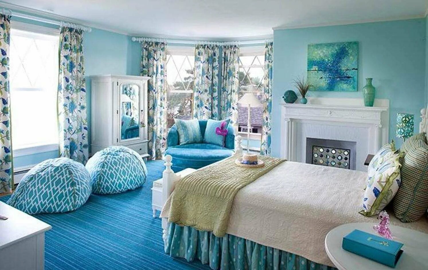 Красивые синие комнаты. Комната в голубых тонах. Спальня в голубом цвете. Интерьер в голубом цвете. Спальня в бело голубых тонах.