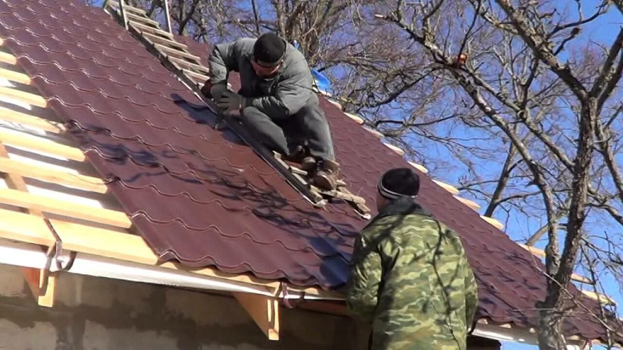 Как закрывать металлочерепицу