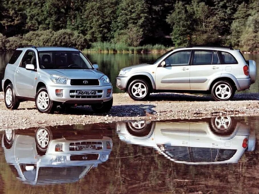 Сколько поколений тойота. Тойота рав 4 2003. Toyota rav4 2000. Тойота рав 4 по годам. Toyota rav4 2 поколение.