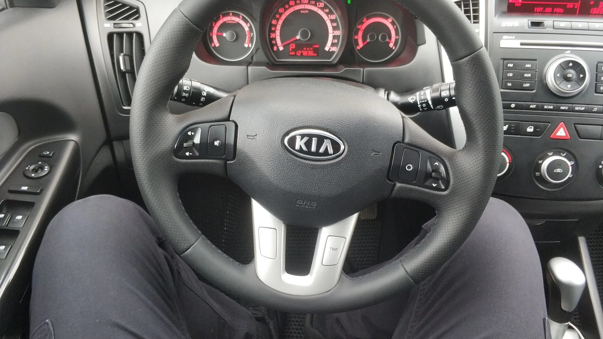 Как снять руль kia picanto 2011 Установка кнопок на руль KIA Sportage (3G), 2 л, 2014 года электроника DRIVE2