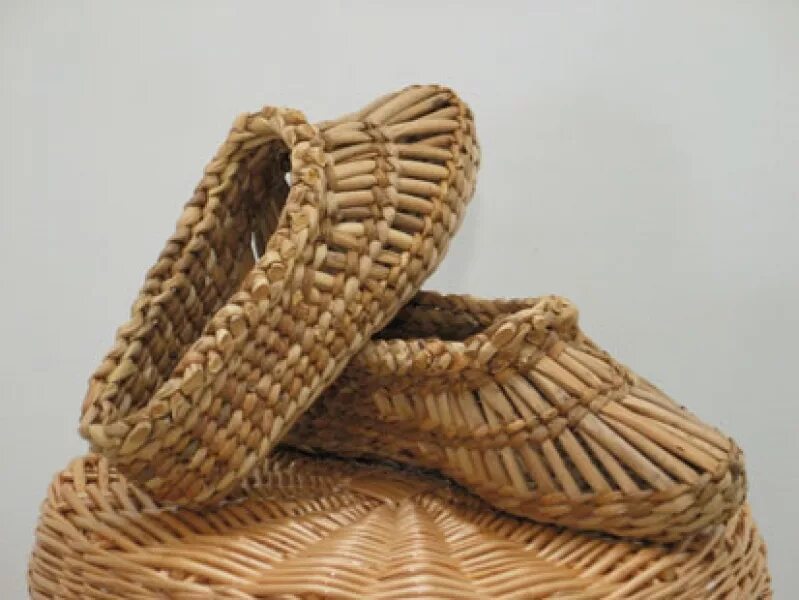 лапти из лозы