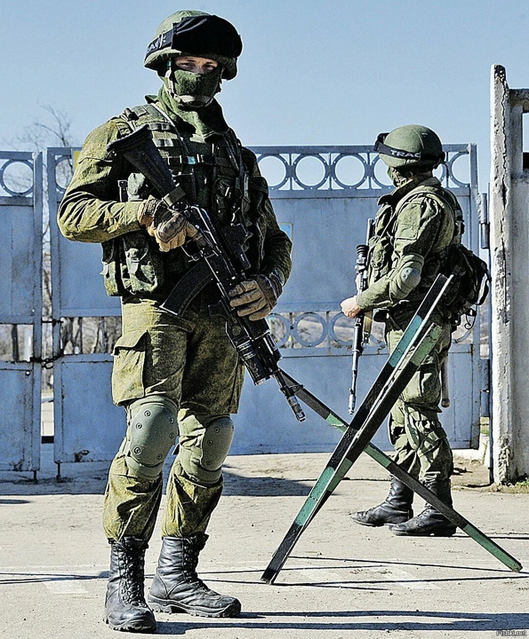 Вежливые люди что это. Вежливые люди что это. Зелёные человечки в крыму. Вежливые люди что это. Вежливые люди что это.
