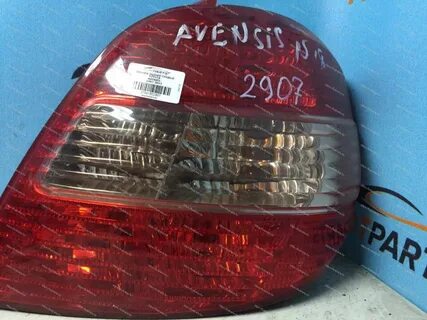 Фонарь задний авенсис