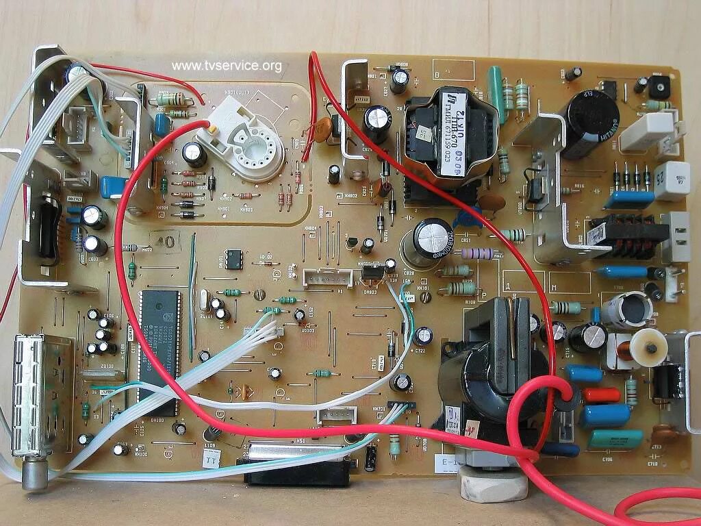 Шасси телевизора горизонт. Телевизор верас 23wt-410 схема. Телевизор toshiba 32el933 32". Шасси телевизора горизонт. Не включается телевизор горизонт.