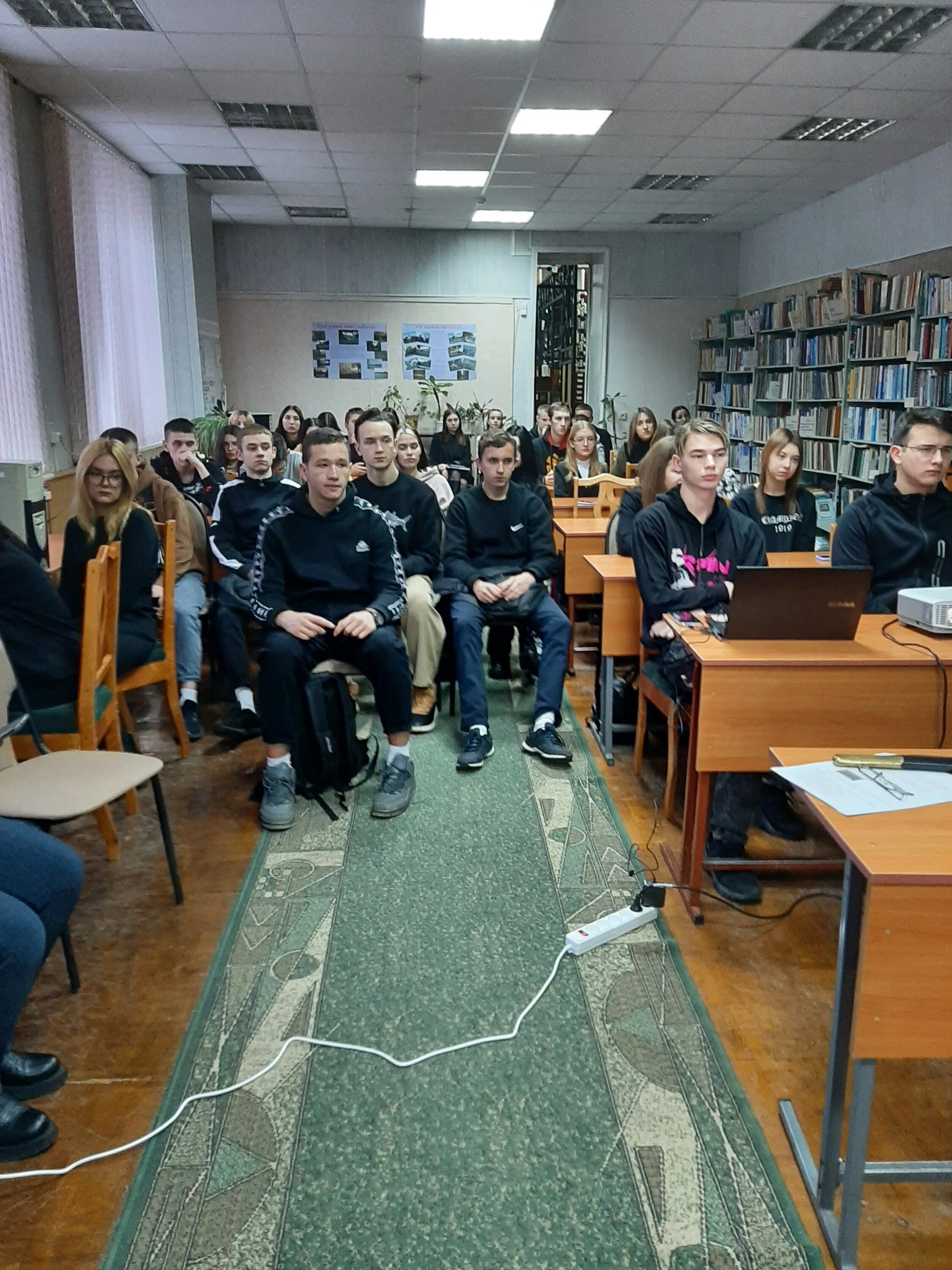 Представители инициативной группы. Студенты колледжа. Гусевской стекольный колледж им. г. ф. Чехлова. Студенческая техникум Тучково. Дрожжановский техникум перво курстники.