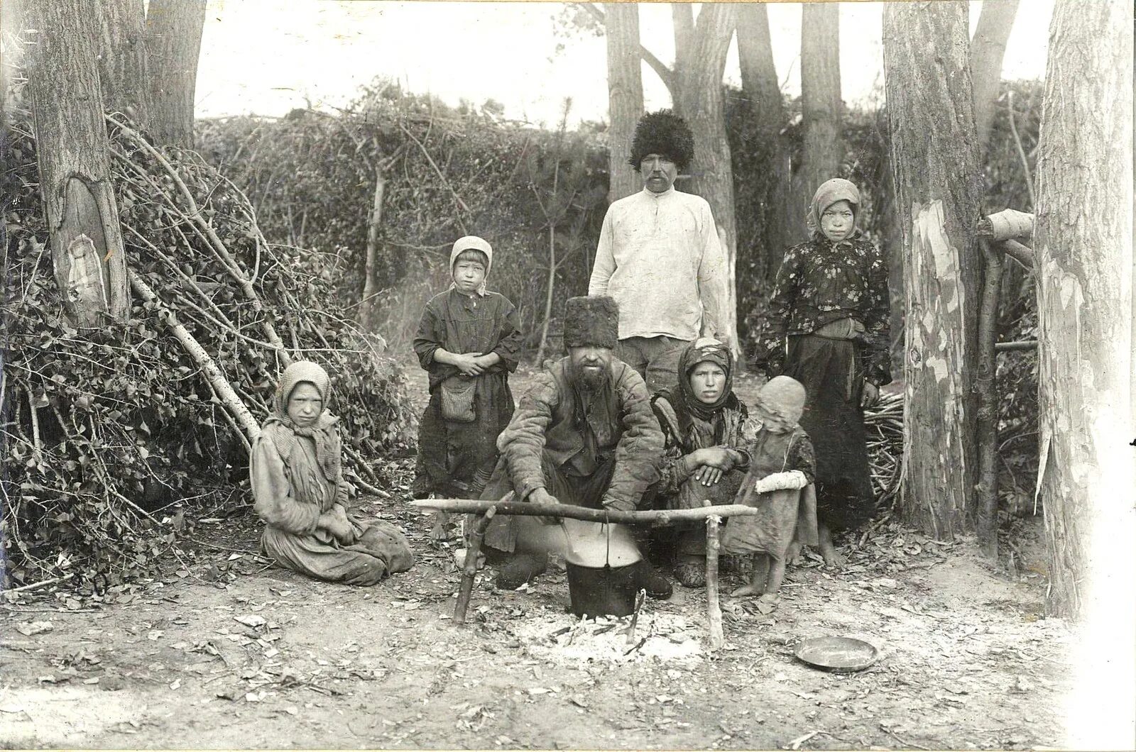 Голодающее Поволжье 1921 год. Голод в Поволжье 1921-1922 каннибализм. Причины голода 1921