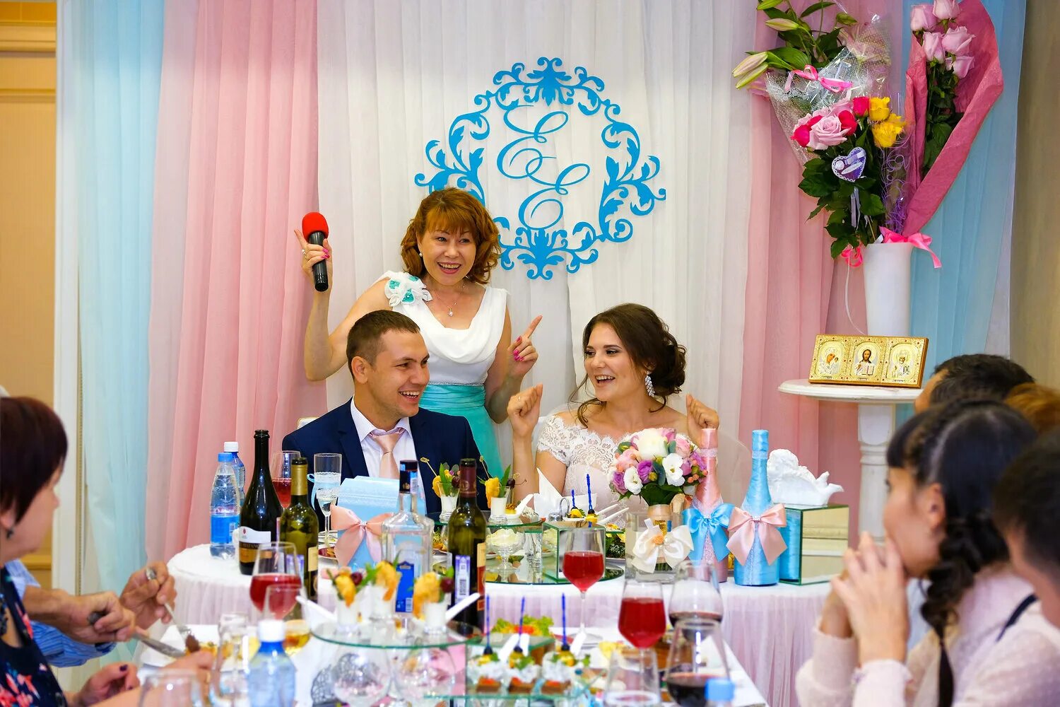 ведущий тамада омск. константин бодров ведущий на юбилей в омск. тамада елена русакова омск. оксана спиридонова. тамада в омске на юбилей недорого.