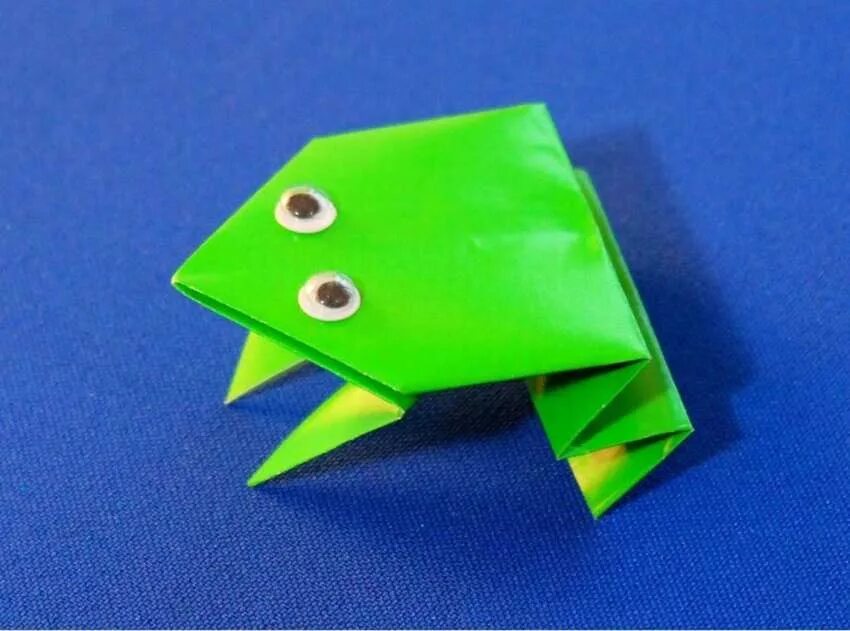 Простые оригами лягушка. Лягушка оригами простая для детей. Лягушки оригами попрыгушки. Оригами лягушка из бумаги 2 класс. Оригами Царевна лягушка.