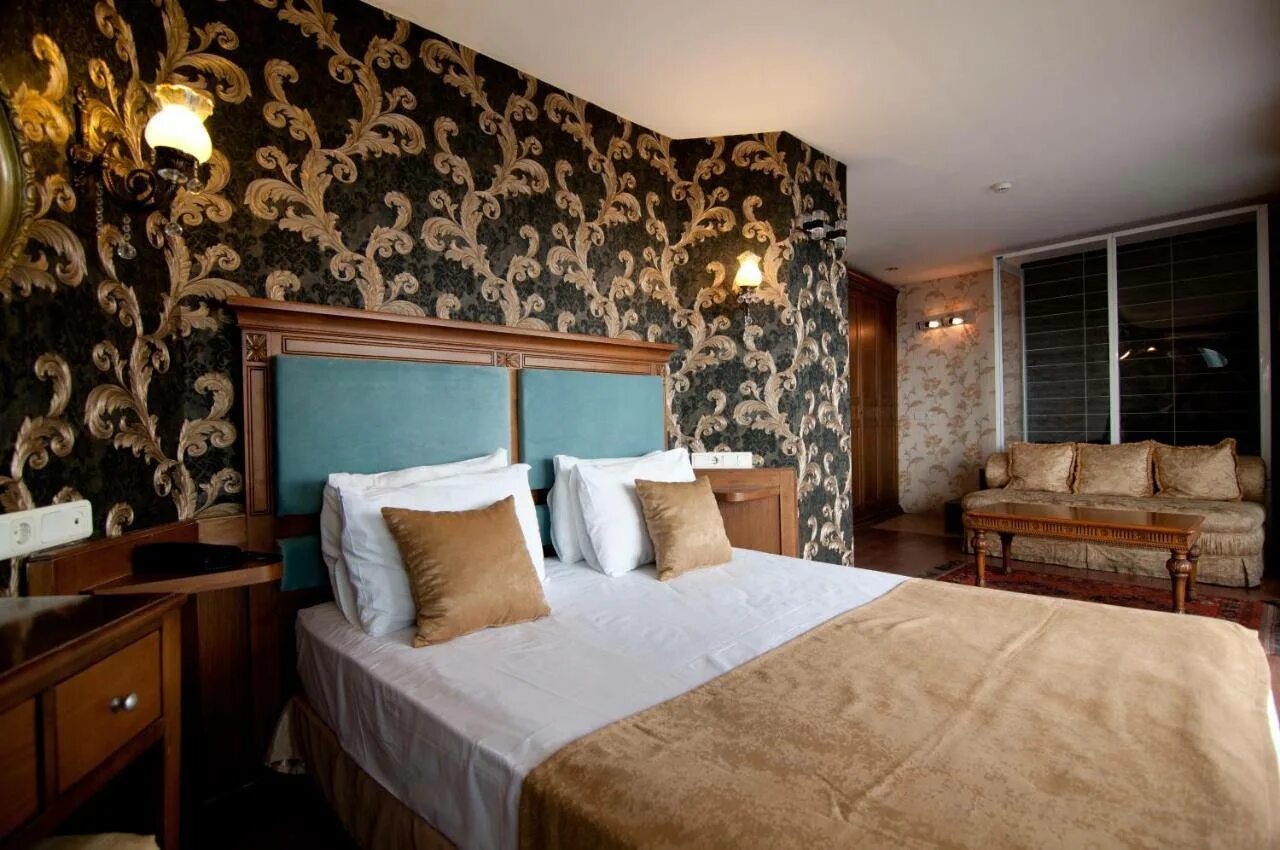Mercury hotel istanbul. Old estate hotel & spa верхне-береговая ул. Олд спа псков отель. Old hotel. Отель олд эстейт псков.