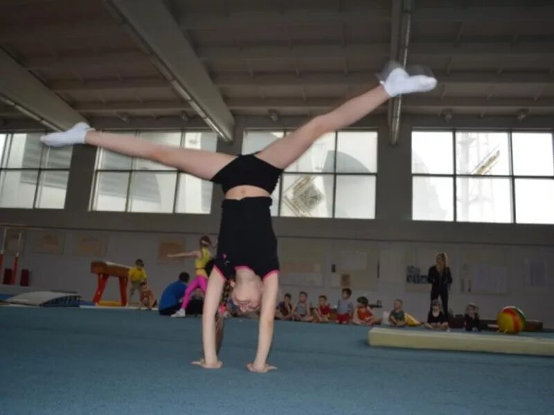 елена николаевна акробатика. брейк данс акробатика. европейский центр гимнастики. соревнования по спортивной акробатике. акробатика минск.