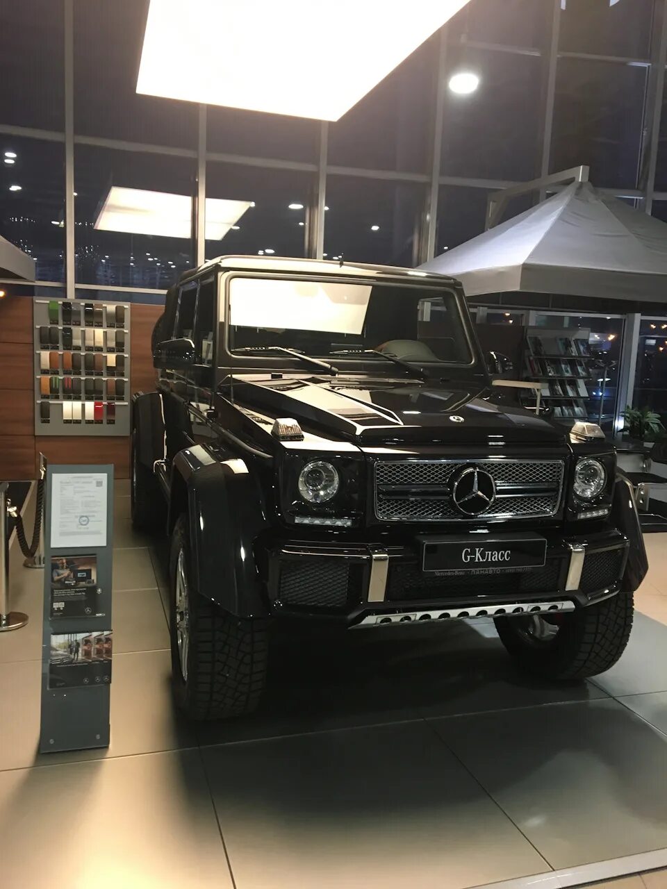 Самой дорогой гелик. Мерседес Гелик Майбах. G63 Landaulet Mercedes Maybach. G650 Landaulet Тимати. Самый дорогой Мерседес Гелендваген в мире.