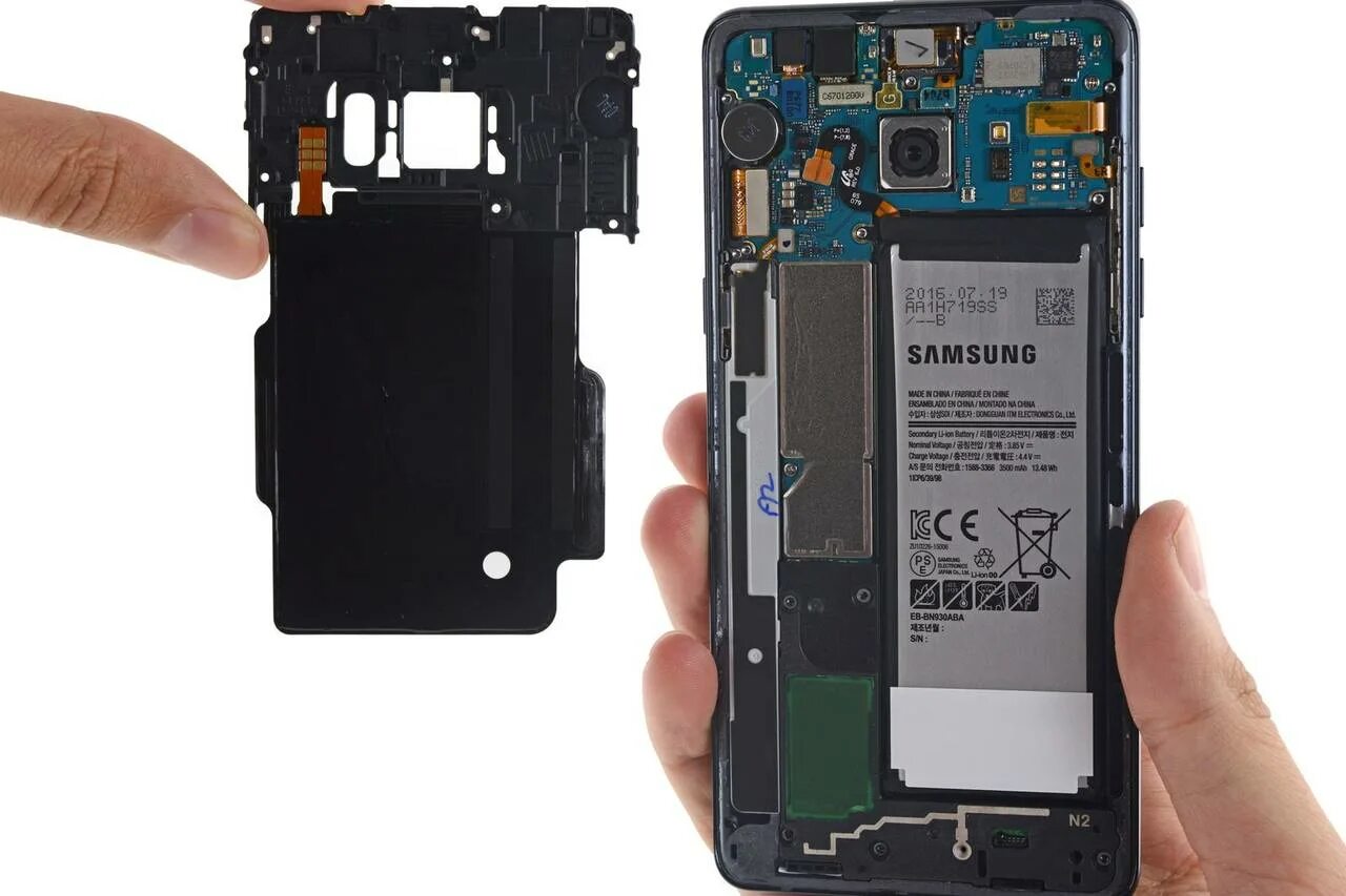 Аккумулятор на самсунг а10. Самсунг гелакси а9 акамулятор. samsung galaxy a02 разобранный. samsung s9 в разборе. samsung a51 внутренности.