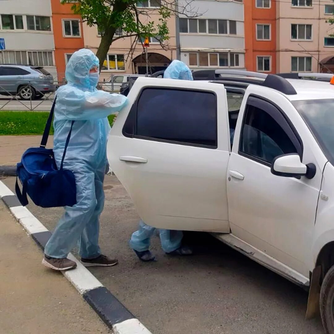 Возить врача