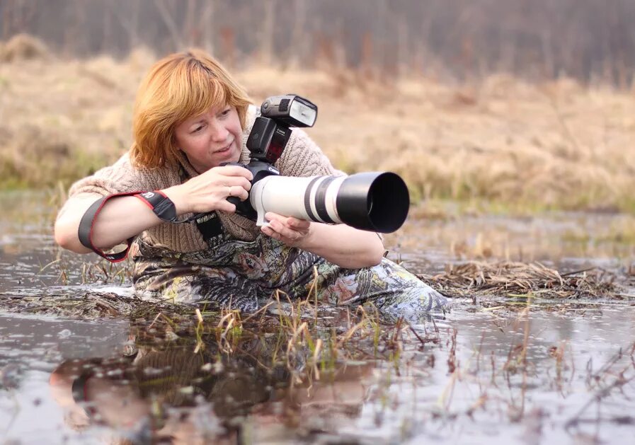 Натуралист работа. Фотограф натуралист. Фотограф дикой природы девушка.