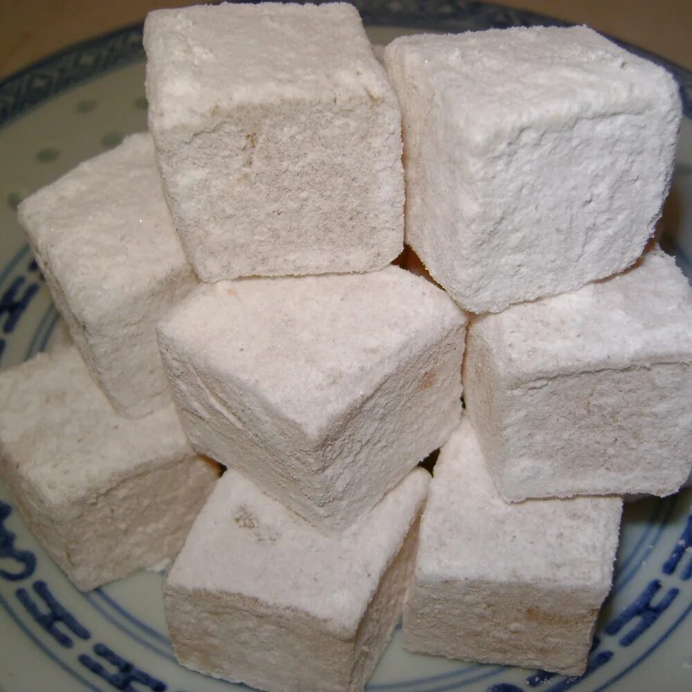 как делают белый шоколад. отбеливание вещей. белый шоколад на фабрике. из чего делается белый. из чего делается белый.