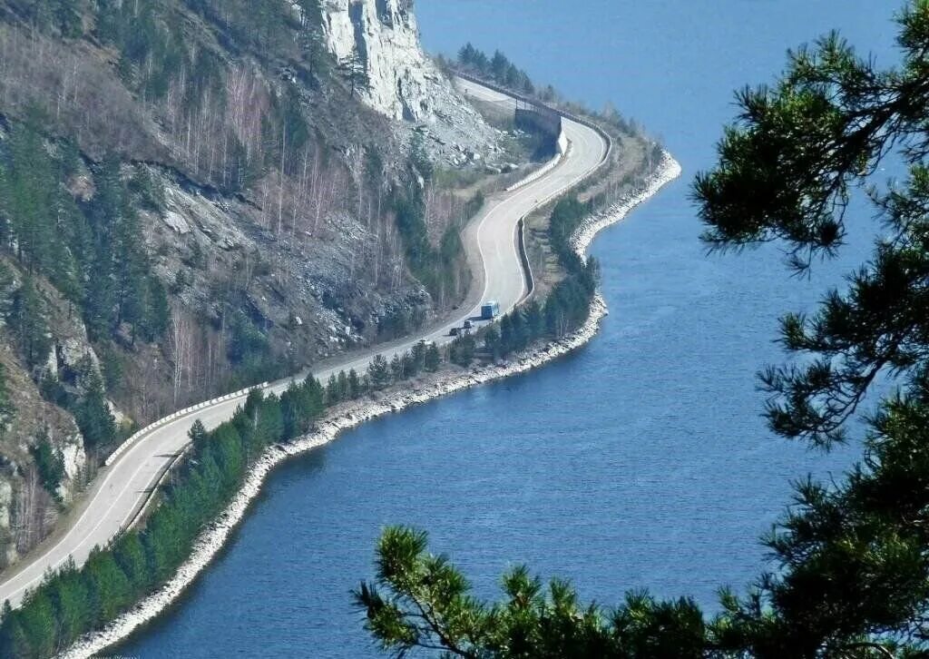 Какая линза встречается по дороге из саяногорска. Трасса Саяногорск Черемушки. Хакасия Енисей Саяногорск. Дорога в Черемушки Хакасия. Черемушки Саяногорск достопримечательности.