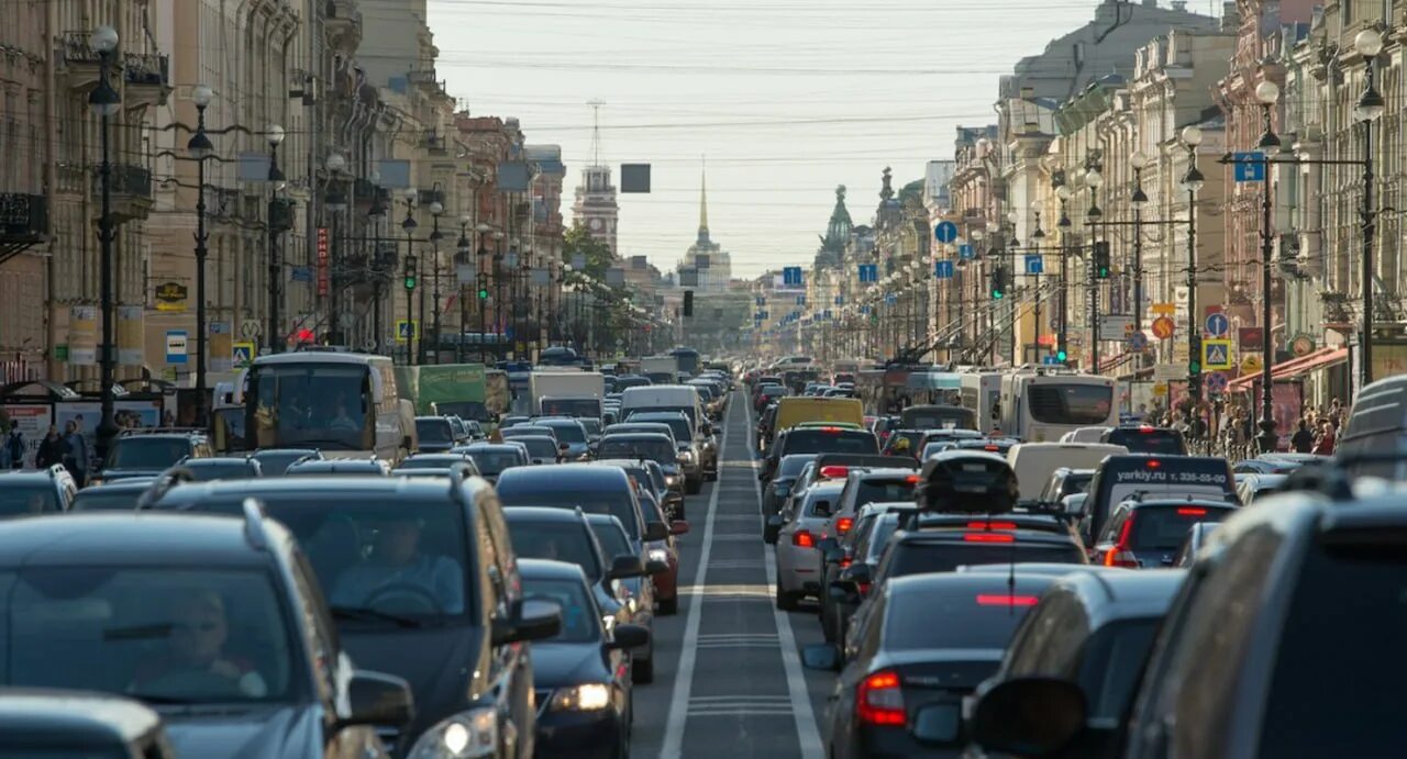 Первый трафик. Пробки на Невском проспекте.