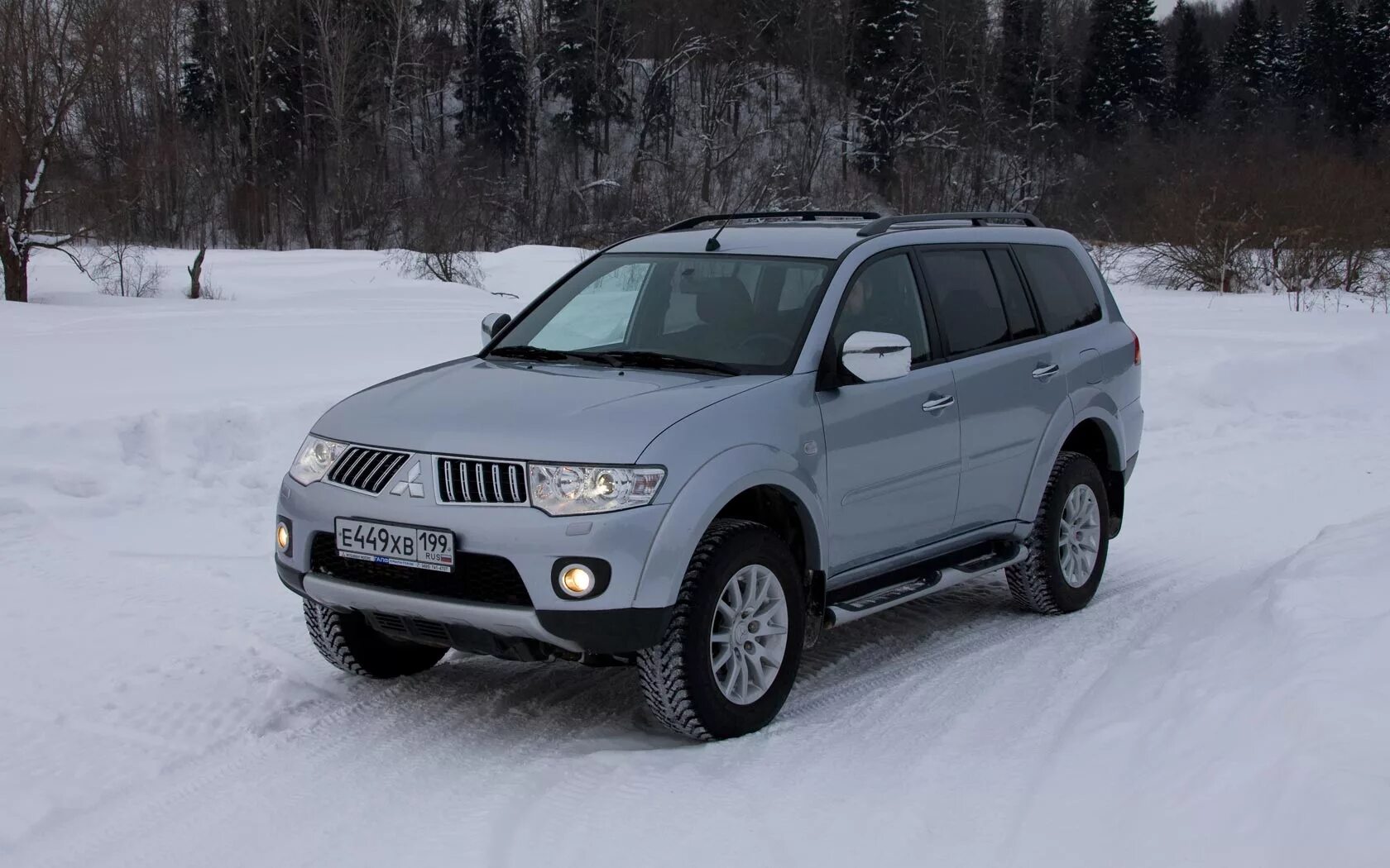 Мицубиси паджеро спорт москве. Mitsubishi Pajero Sport 2008-2015. Mitsubishi Pajero Sport 2008. Паджеро спорт 2015. Митсубиси Паджеро спорт 4.