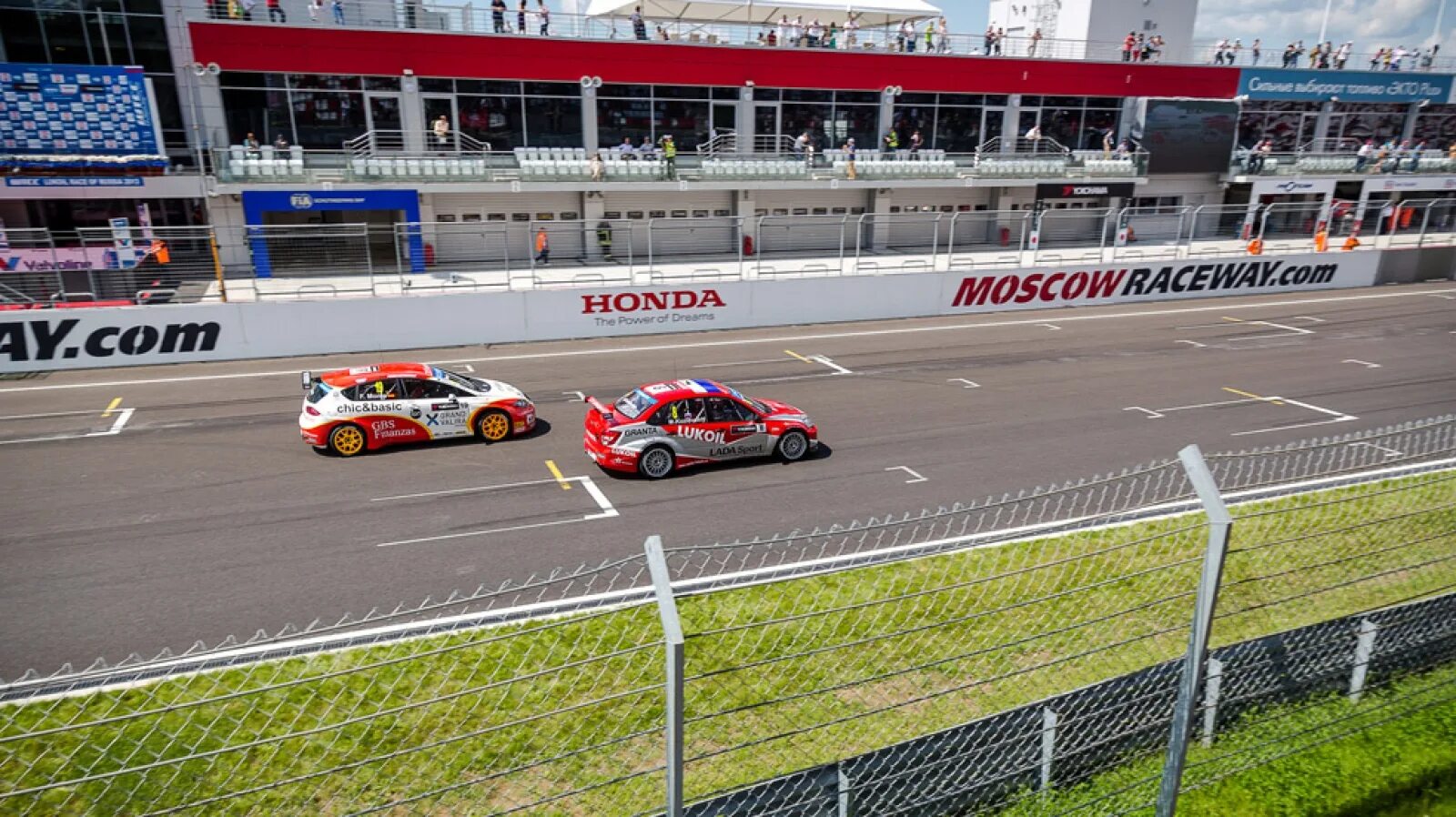 Трек прокат. Автодром Moscow Raceway. Moscow Raceway Волоколамск. Гоночная трасса Волоколамск. Mitsubishi Lancer Moscow Raceway.