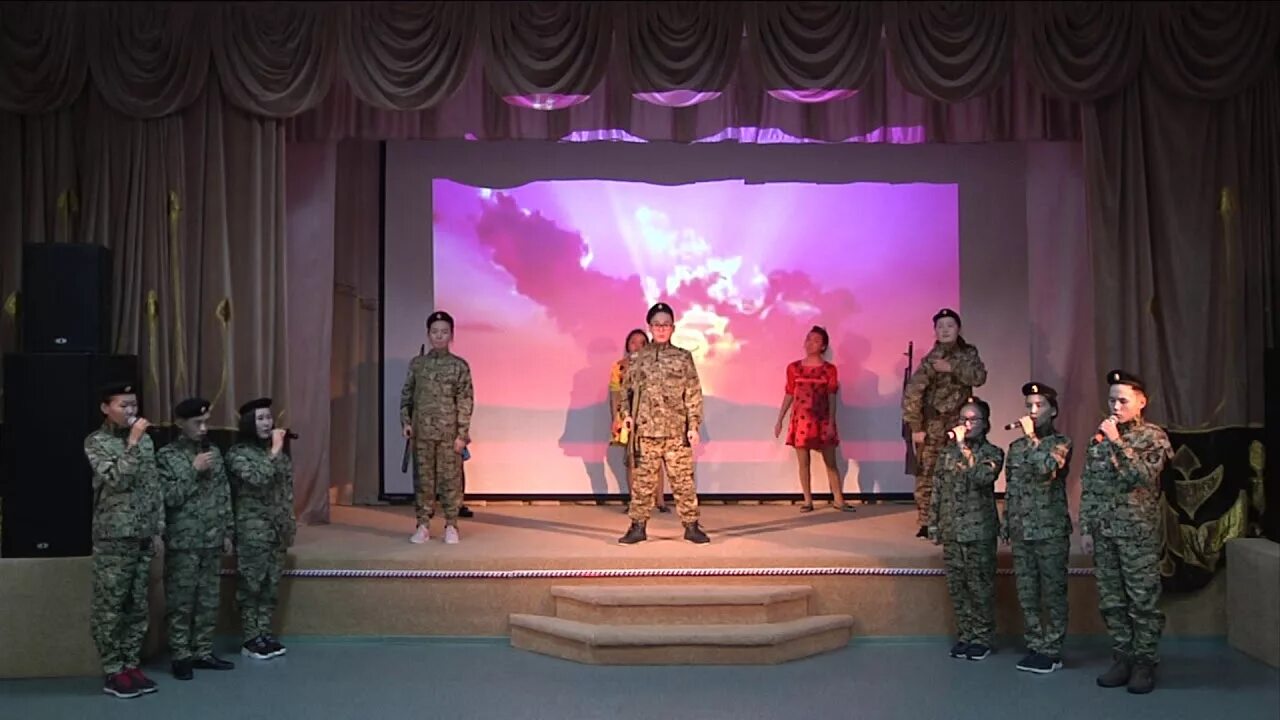 А закаты алые танец в детском саду. Алый закат. Танец а закаты алые видео. Инсценировка песни а закаты алые. Инсценированная песня.