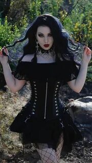La goth girl
