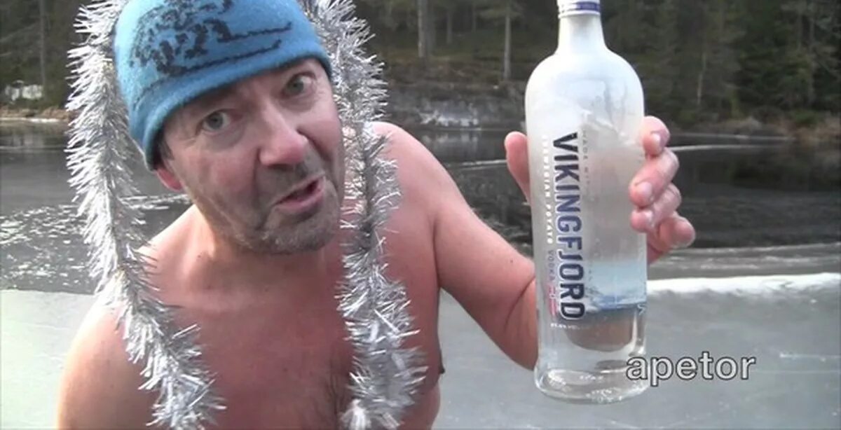 Праздничный бомж. Бухие на новый год. Новогоднее пьянство. Похмел после нового года. Новогодний алкоголик.