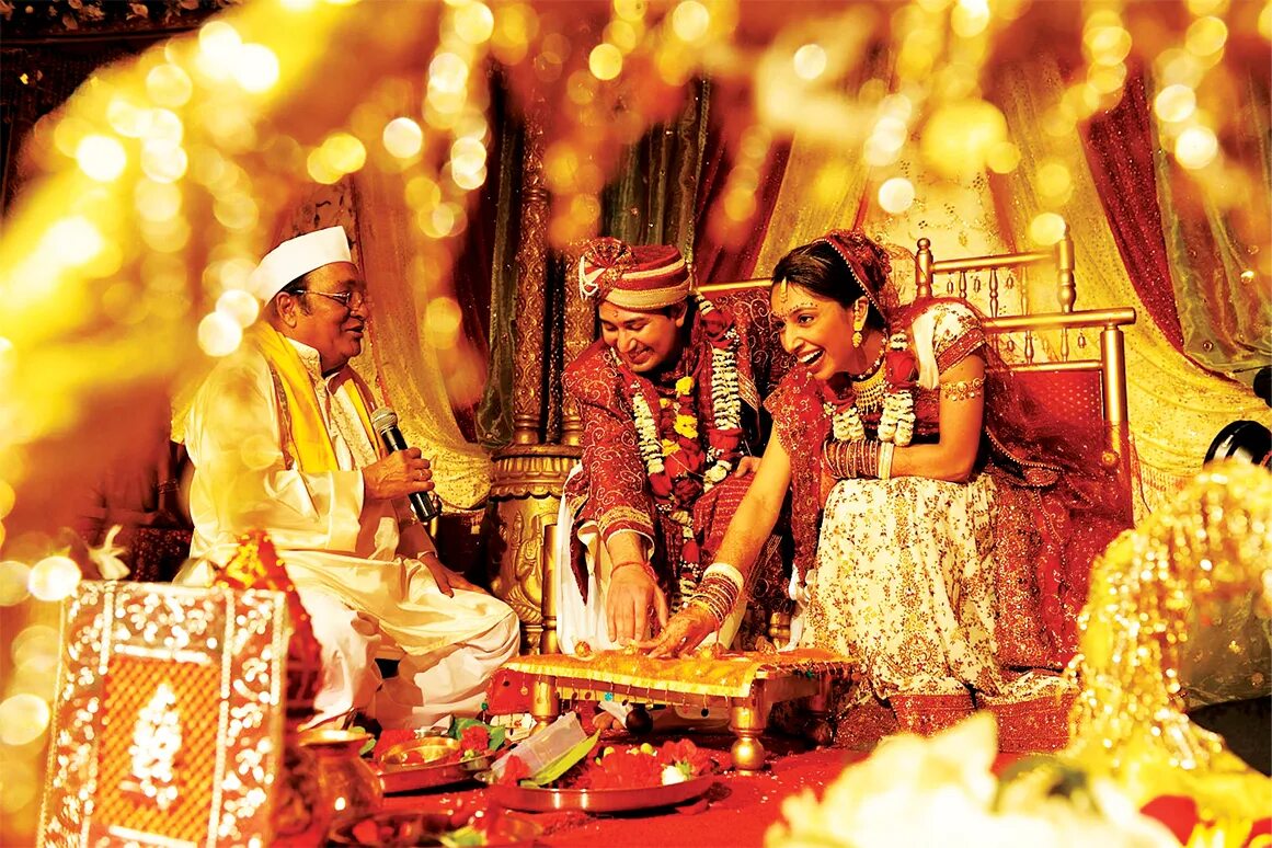 Индийская свадьба традиции. Обряды индуизма свадебный. Индийские ритуалы. Свадьба в Индии традиции.
