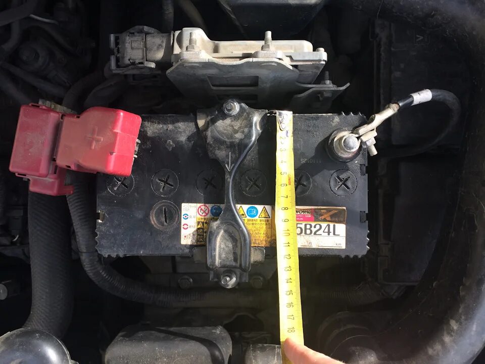 Акб на ниссан х-трейл т31. Аккумулятор икстрейл т31. Аккумулятор nissan x trail t32 2. 5. Ниссан х трейл размер аккумулятора.