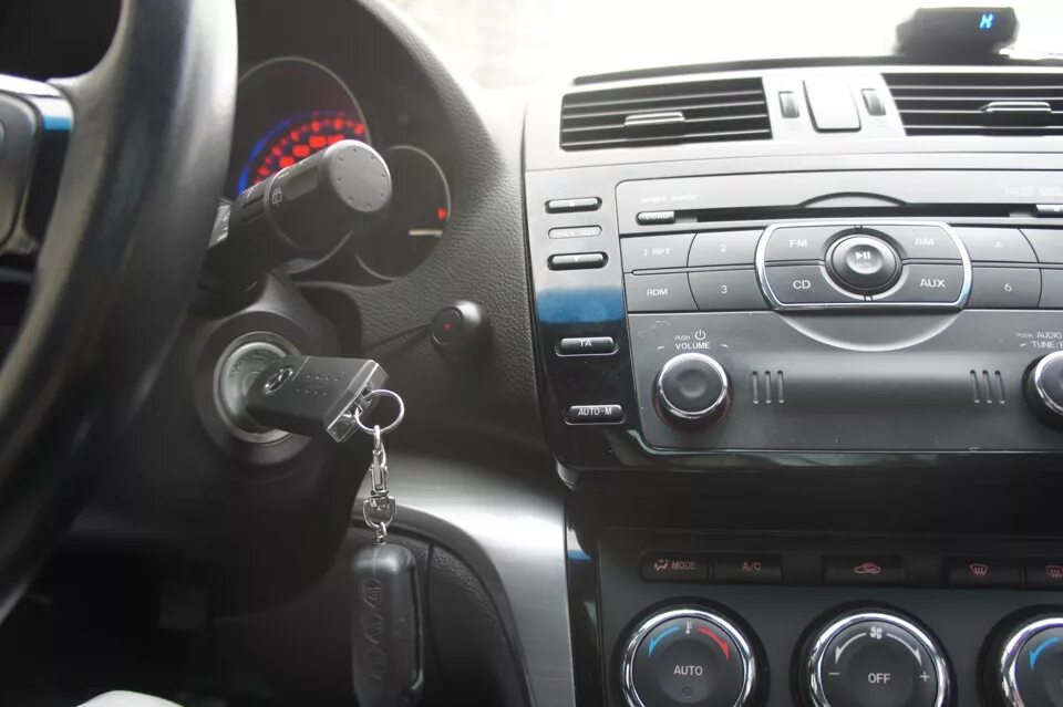 Блютуз мазда 6. Мазда 3 2008 года есть блютуз. Bluetooth Mazda 3 BK. Блютуз адаптер для автомагнитолы Мазда 6 GH. Блютуз модуль Мазда 6 GH.