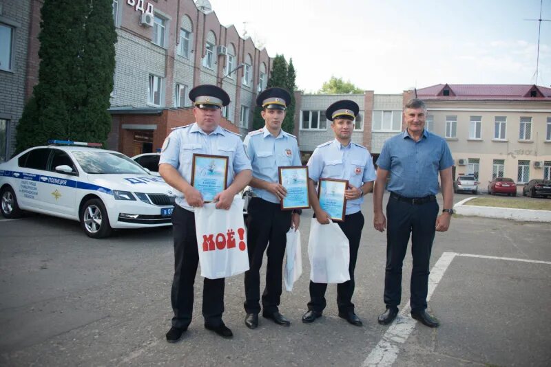 Воронежский сайт гибдд. ДПС Павловск Воронежская область. Сотрудники ДПС город Павловск Воронежской области. Инспектор ГИБДД Воронеж. МРЭО Лиски инспектора ГИБДД.