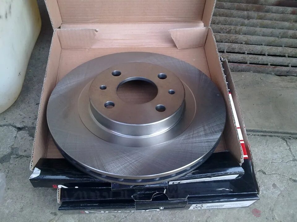 7701207795 диск тормозной. Тормозные диски лада х рей. Диск тормозной передний лада веста. Диск тормозной автореал lada largus/x-ray "2 шт. 6 размер.