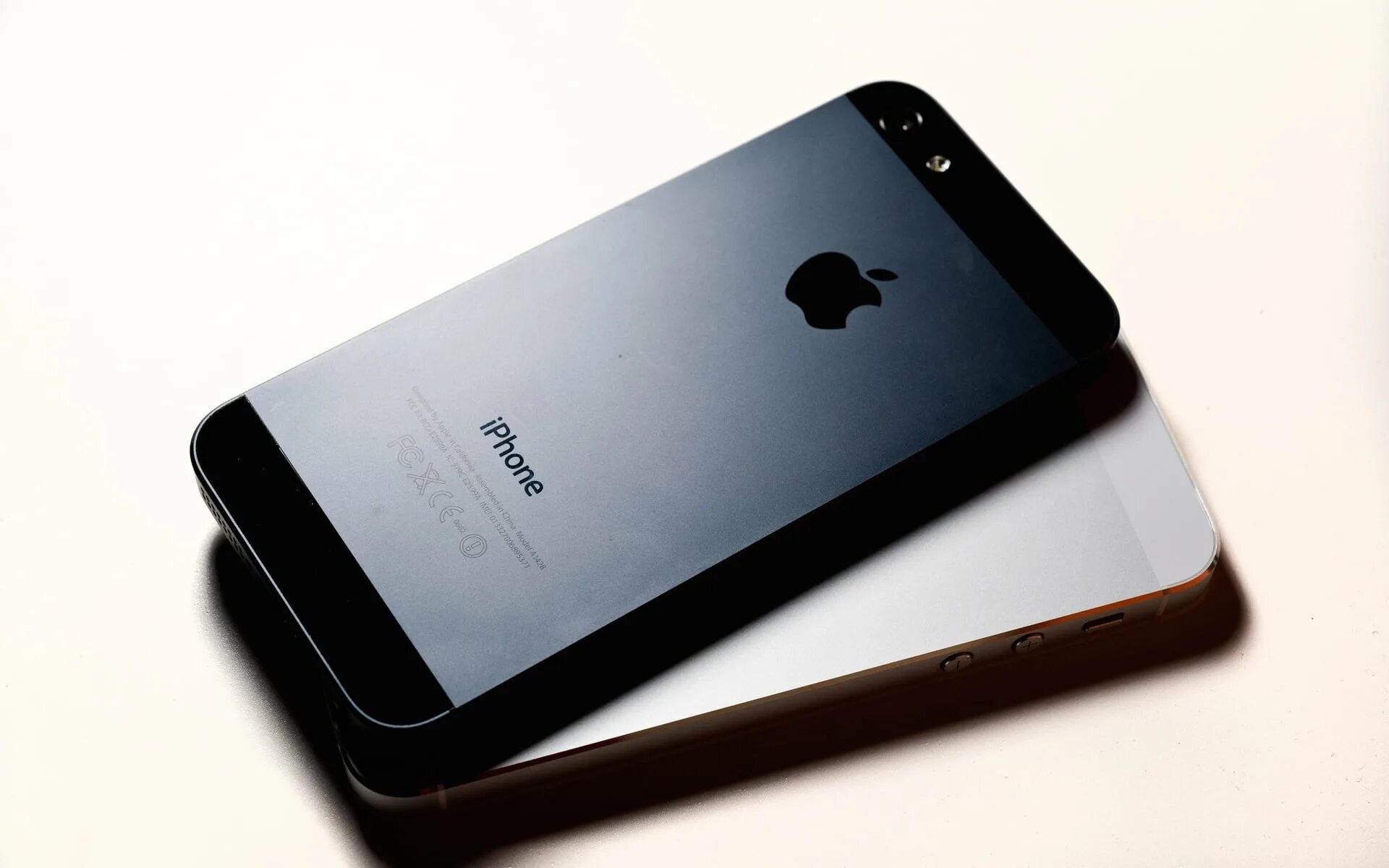 Эпл 15 айфон. Смартфон. Фон на айфон. Фотку телефона 5 с. Iphone 4c.
