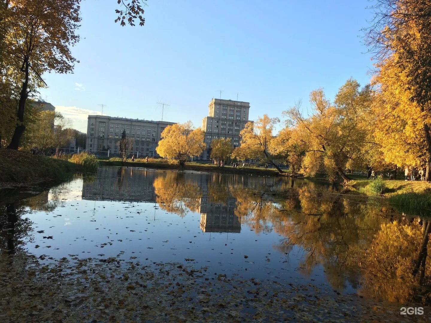 Лефортово москва. Лефортовский парк. Лефортово район парк. Парк Лефортово в Москве. Лефортовский парк Лефортово.