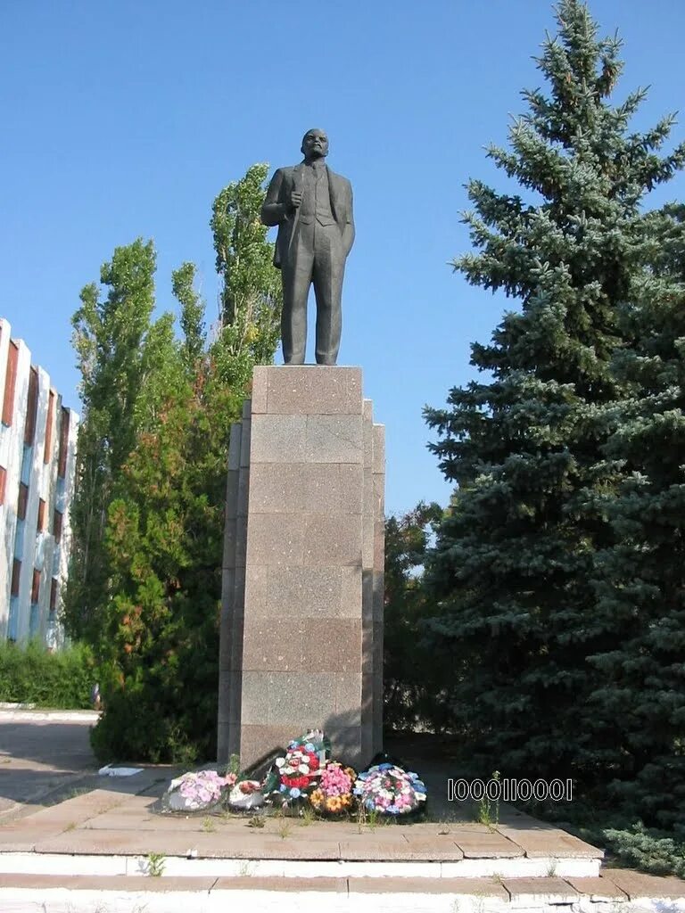 Погода в мамоне верхнемамонского. Памятники село верхний Мамон Воронежской области. Село верхний Мамон Воронежской области. Верхний Мамон памятник. Верхний Мамон Воронежская область достопримечательности.